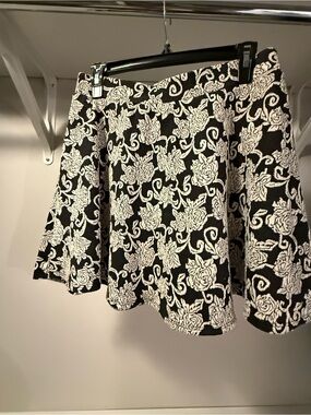 Joe Benbasset Black and White Floral A-Line Skirt